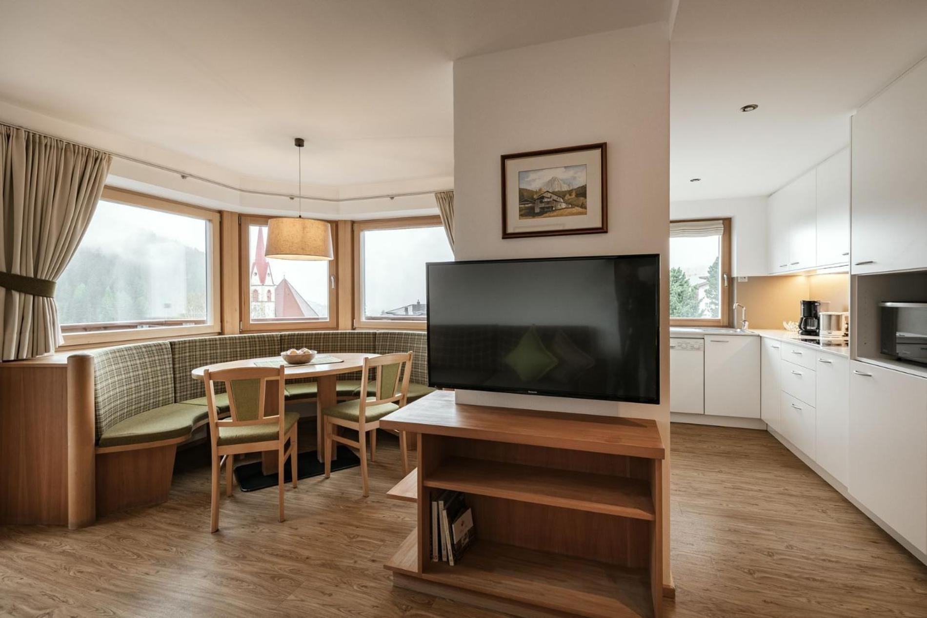 Apartments Burvel Selva di Val Gardena Bilik gambar